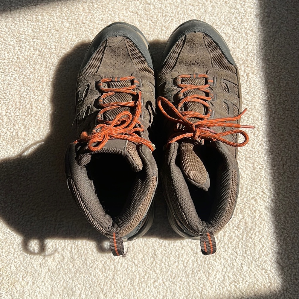 COLUMBIA men’s hiking shoe/boots - Size 10.5